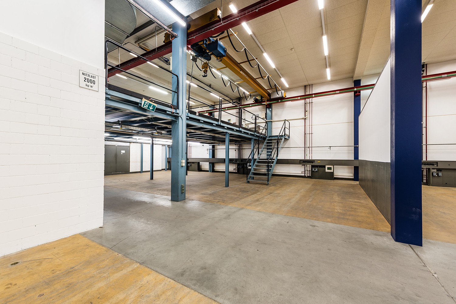 1020m² workshop