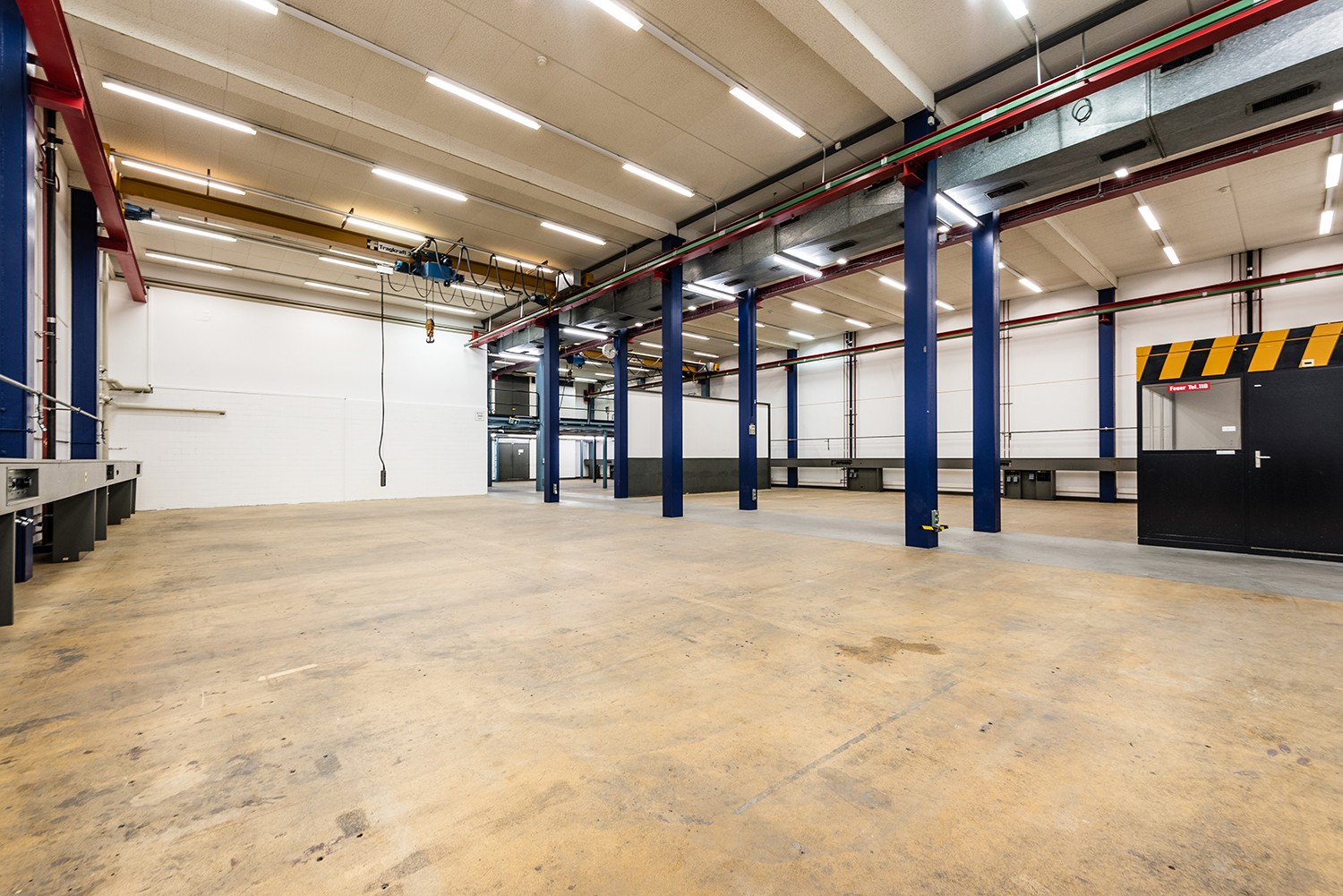 1020m² workshop