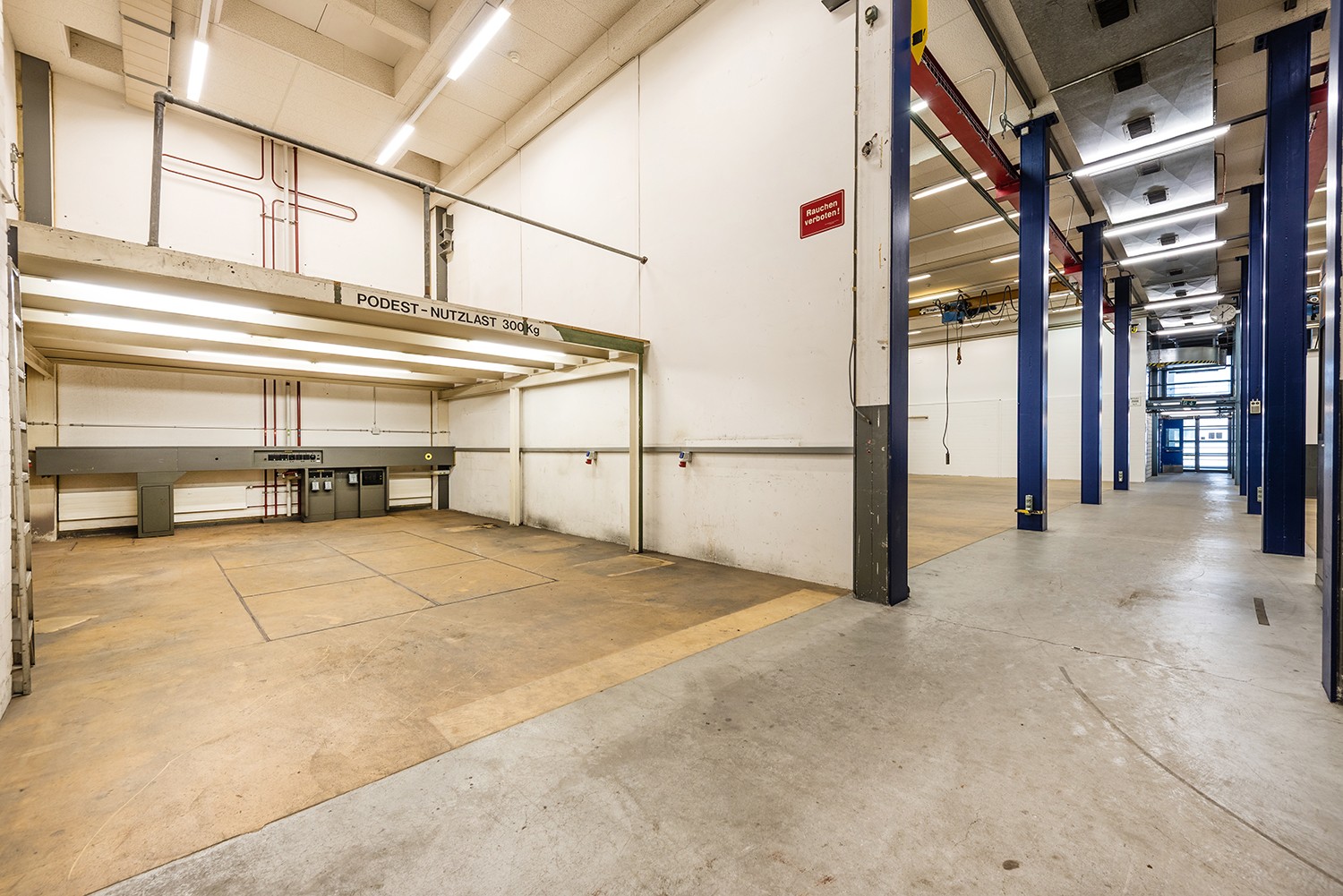 1020m² workshop