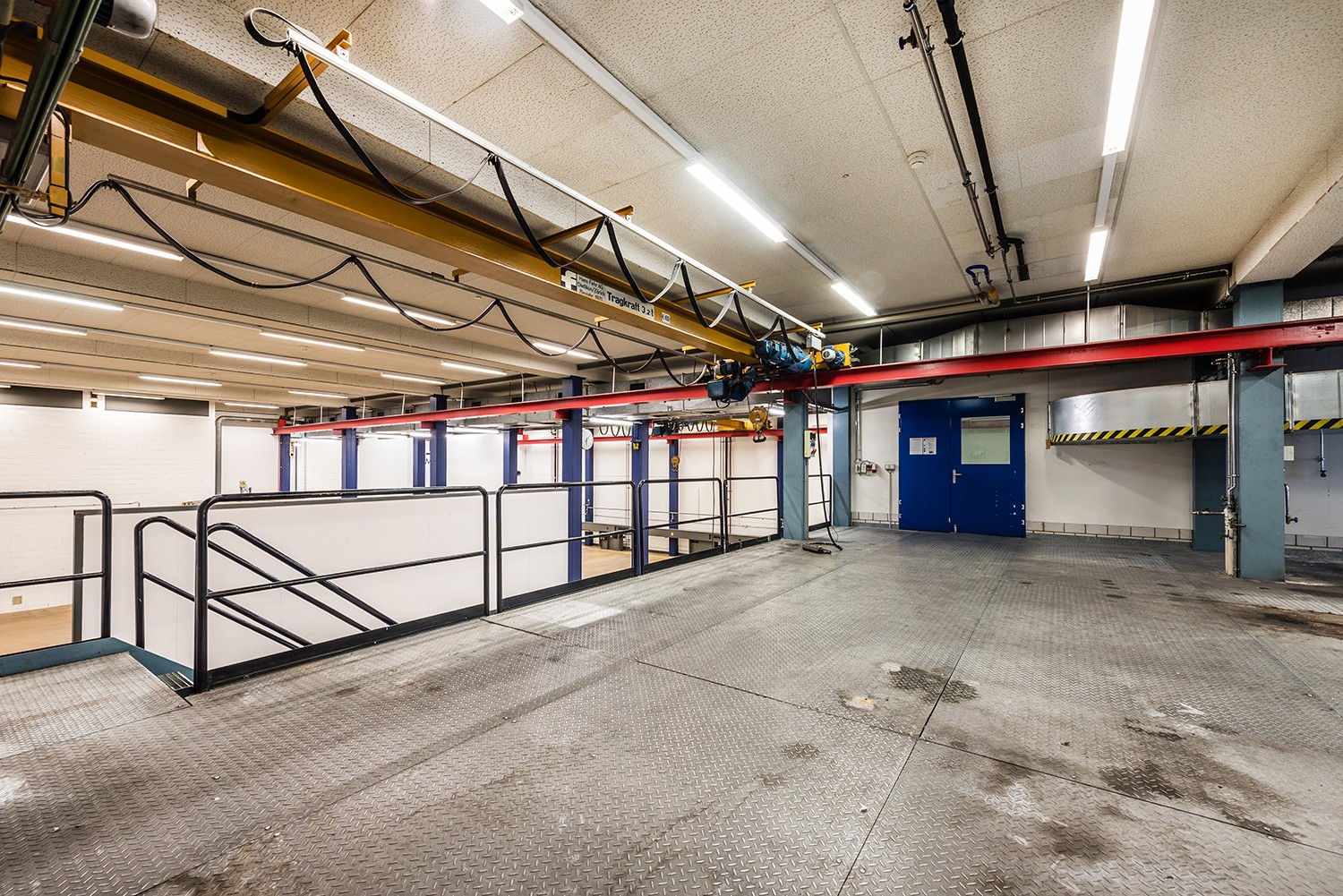 1020m² workshop