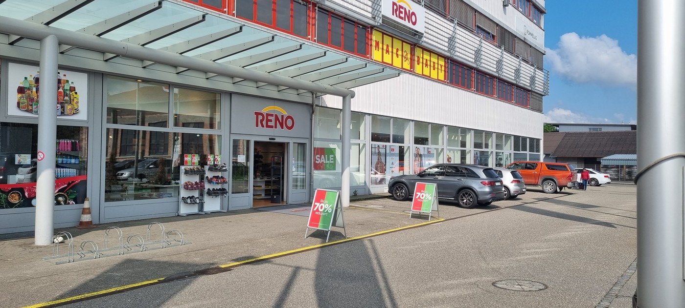 630m² shop