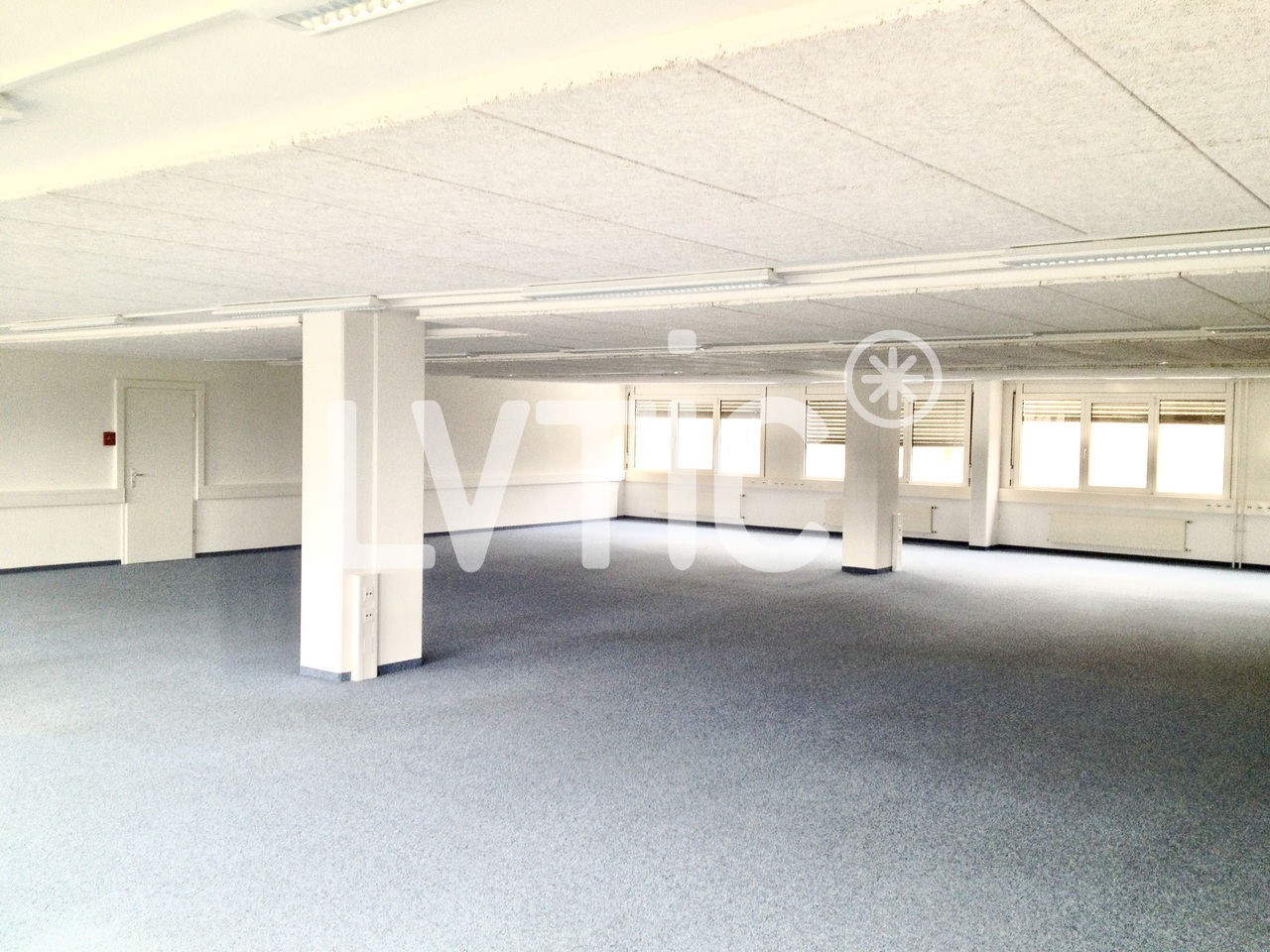 125m² office
