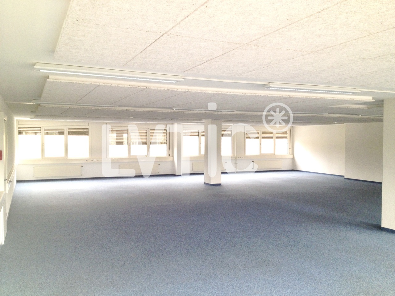 125m² office