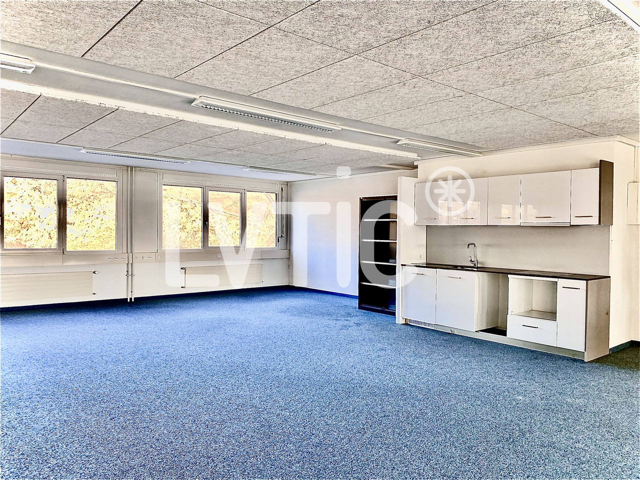 125m² office