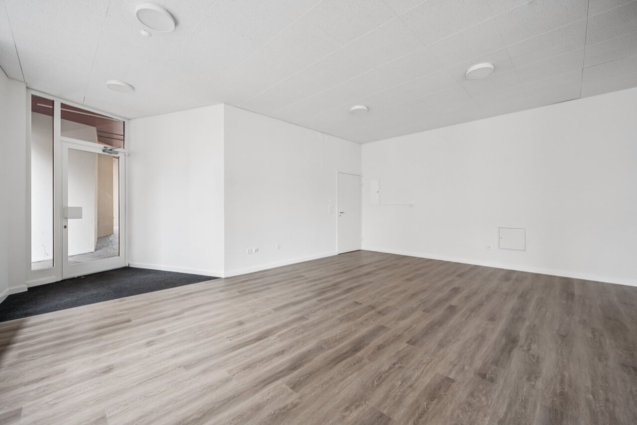 86m² commercial