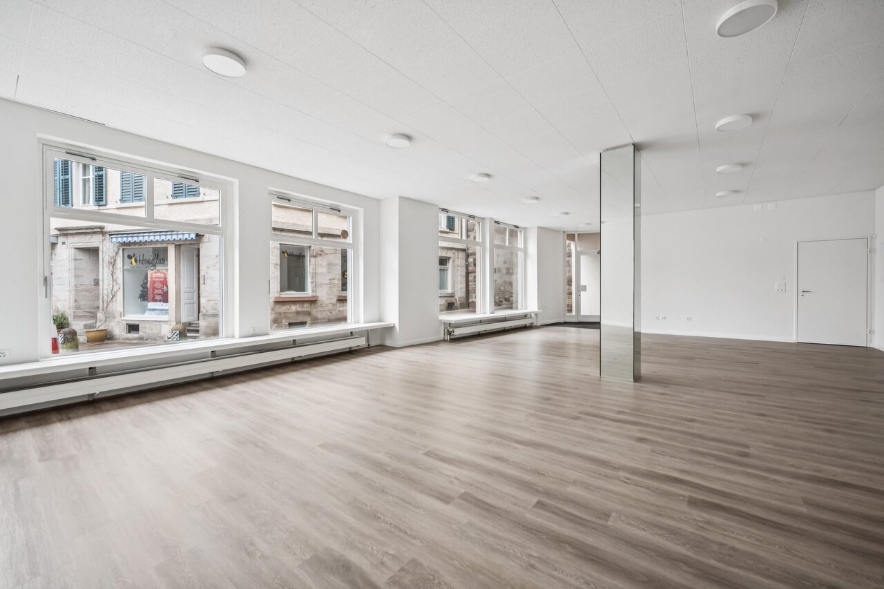 86m² commercial