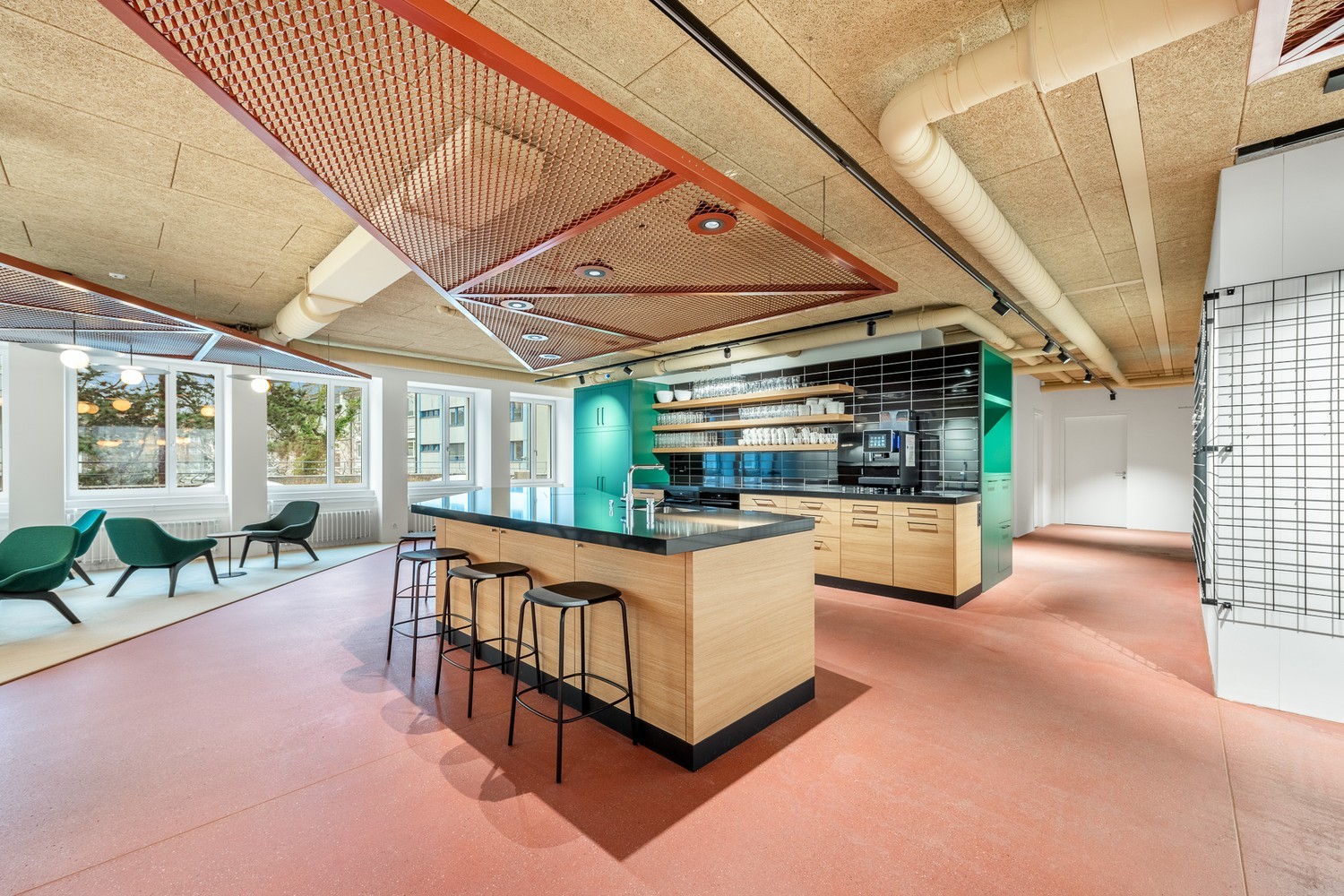 98m² commercial