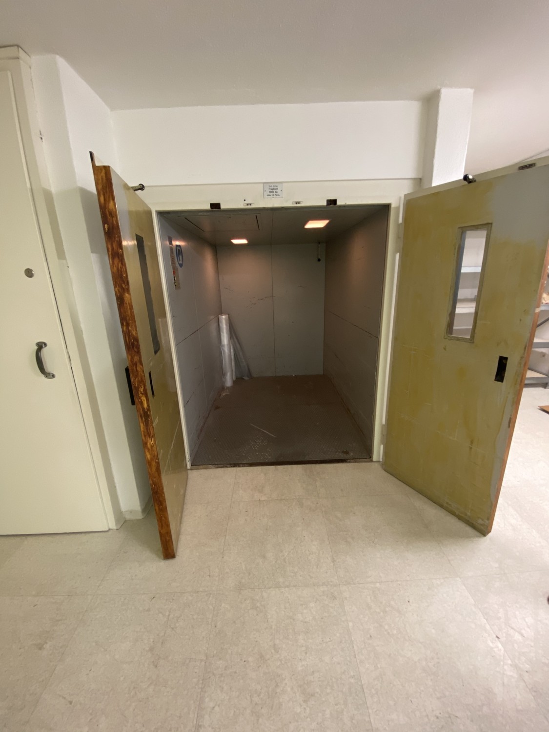303m² commercial