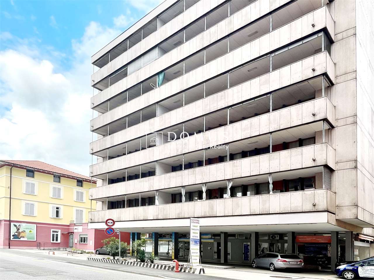6 rooms apartment