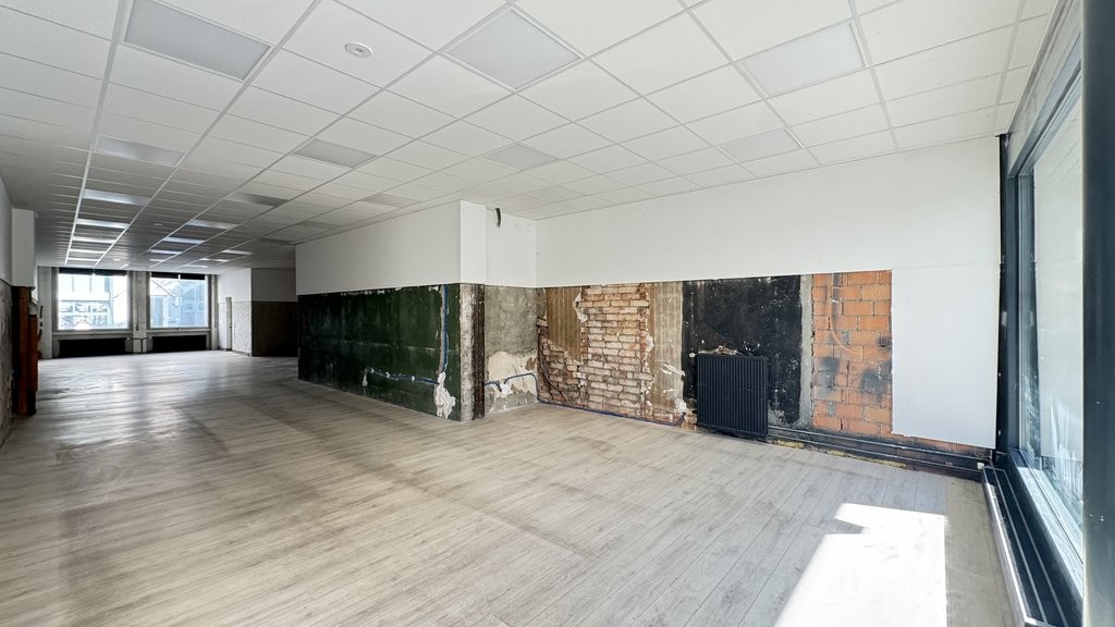 120m² shop