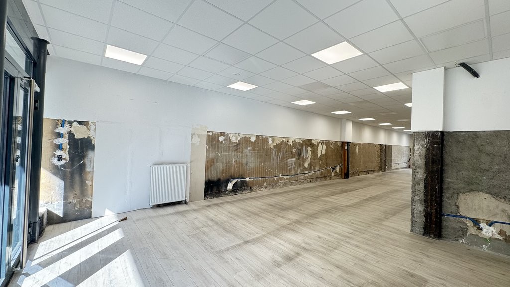 120m² shop