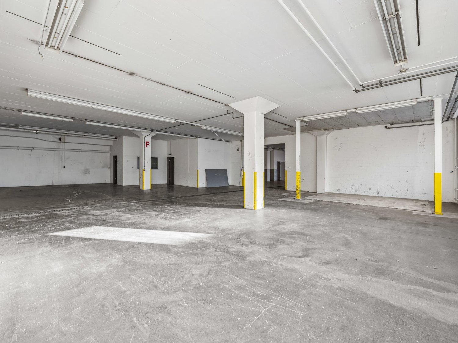 670m² oggetto industriale