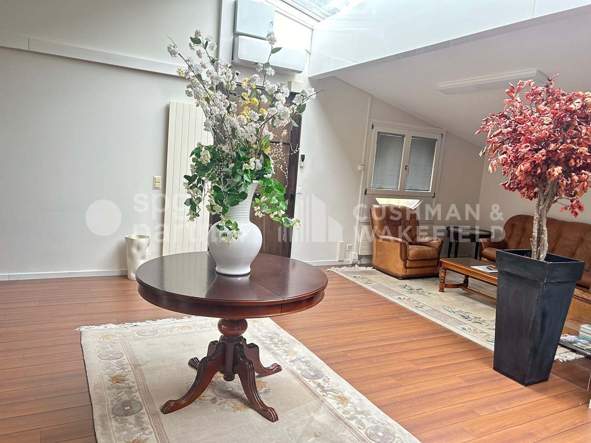 160m² office