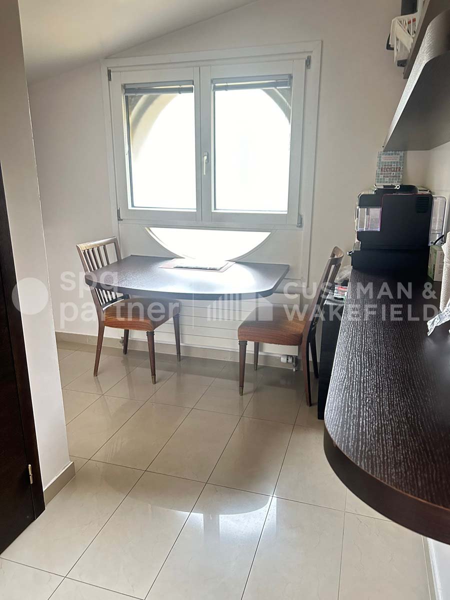 160m² office