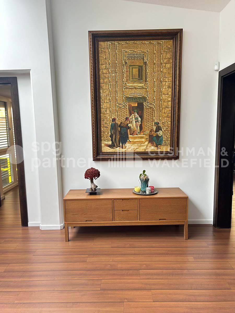 160m² office
