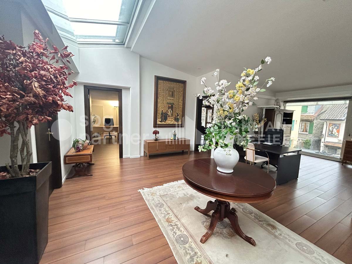 160m² office