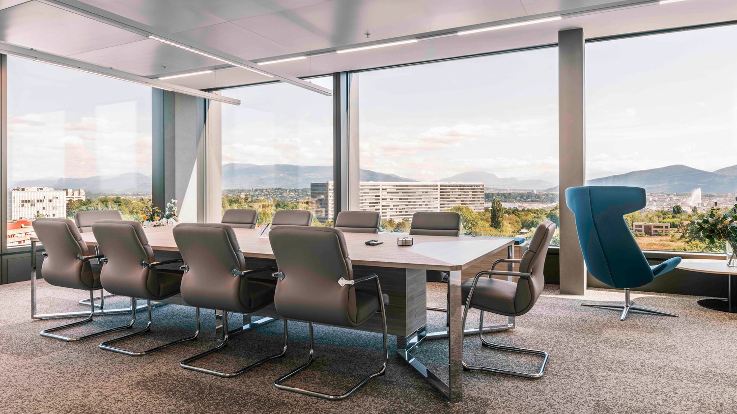 310m² office
