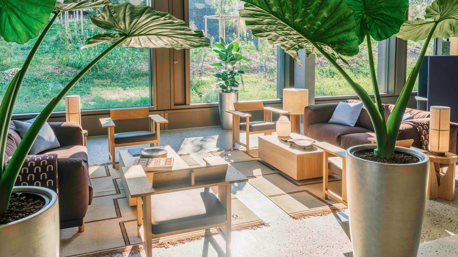 310m² office
