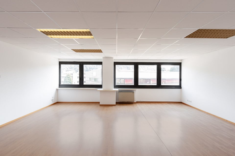 140m² office