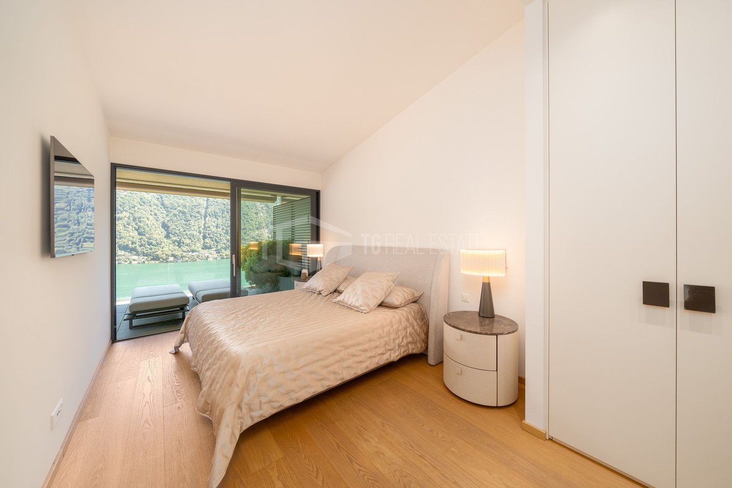 4 rooms attic flat