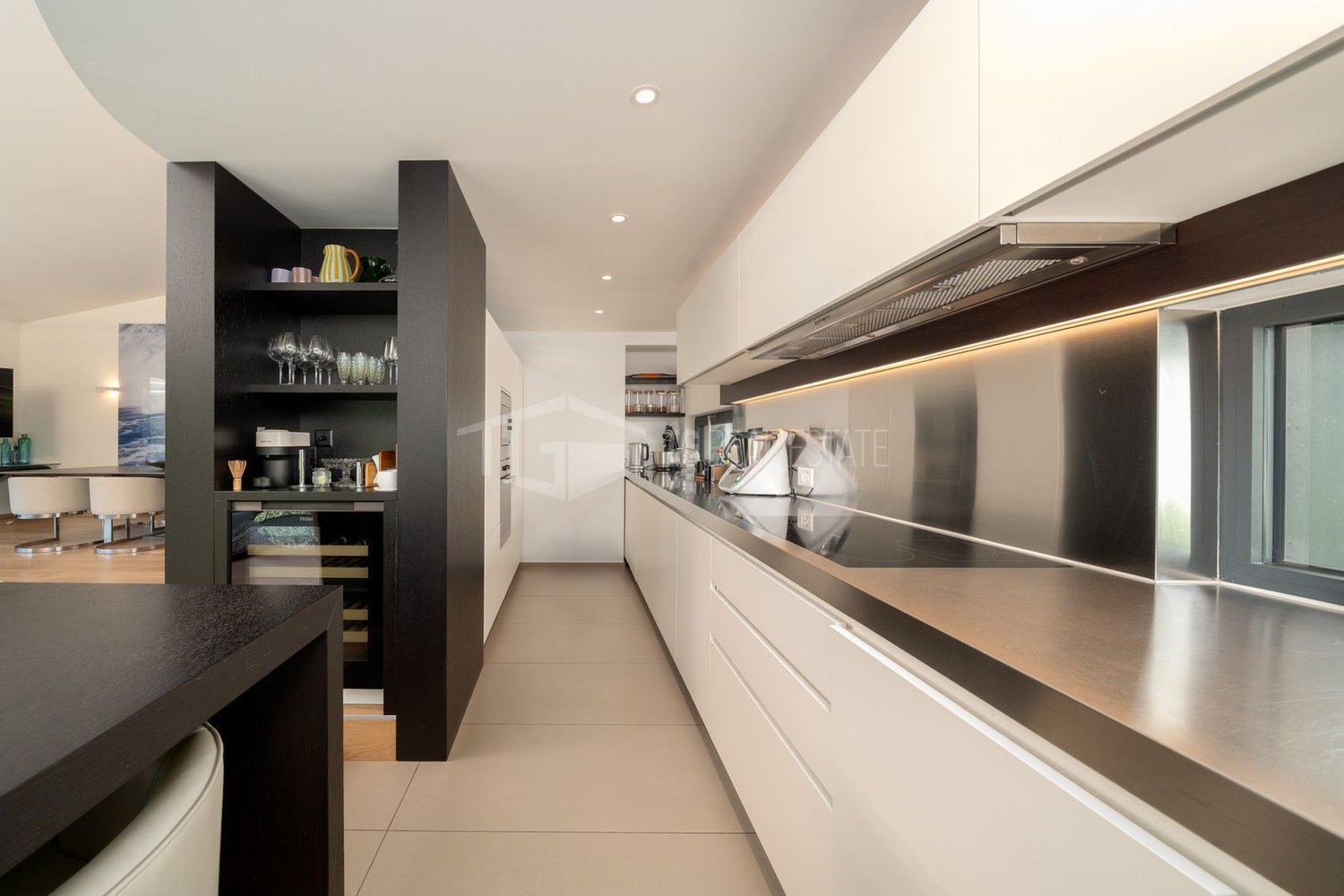 4 rooms attic flat