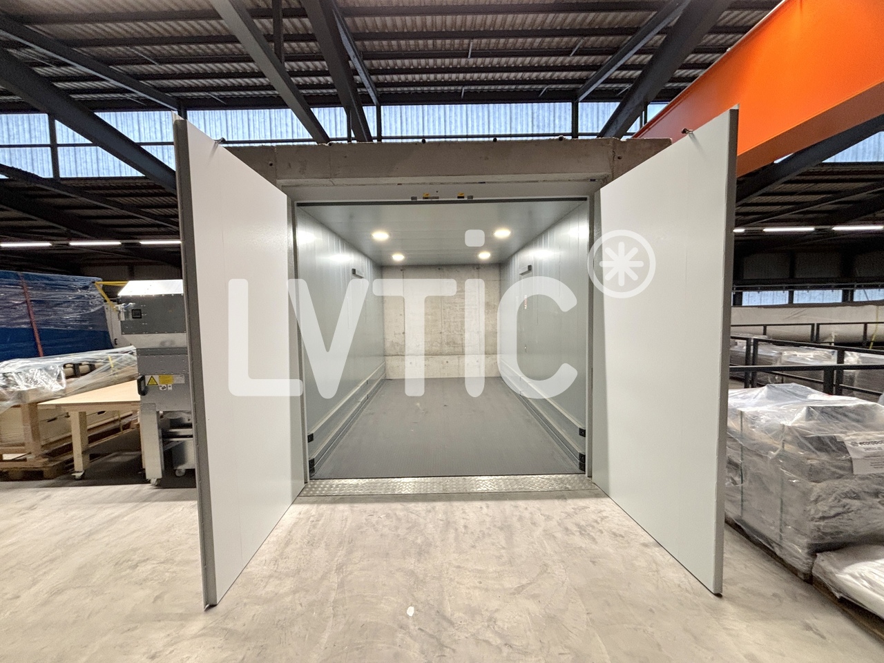 1000m² storage room