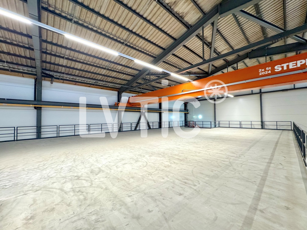 1000m² storage room