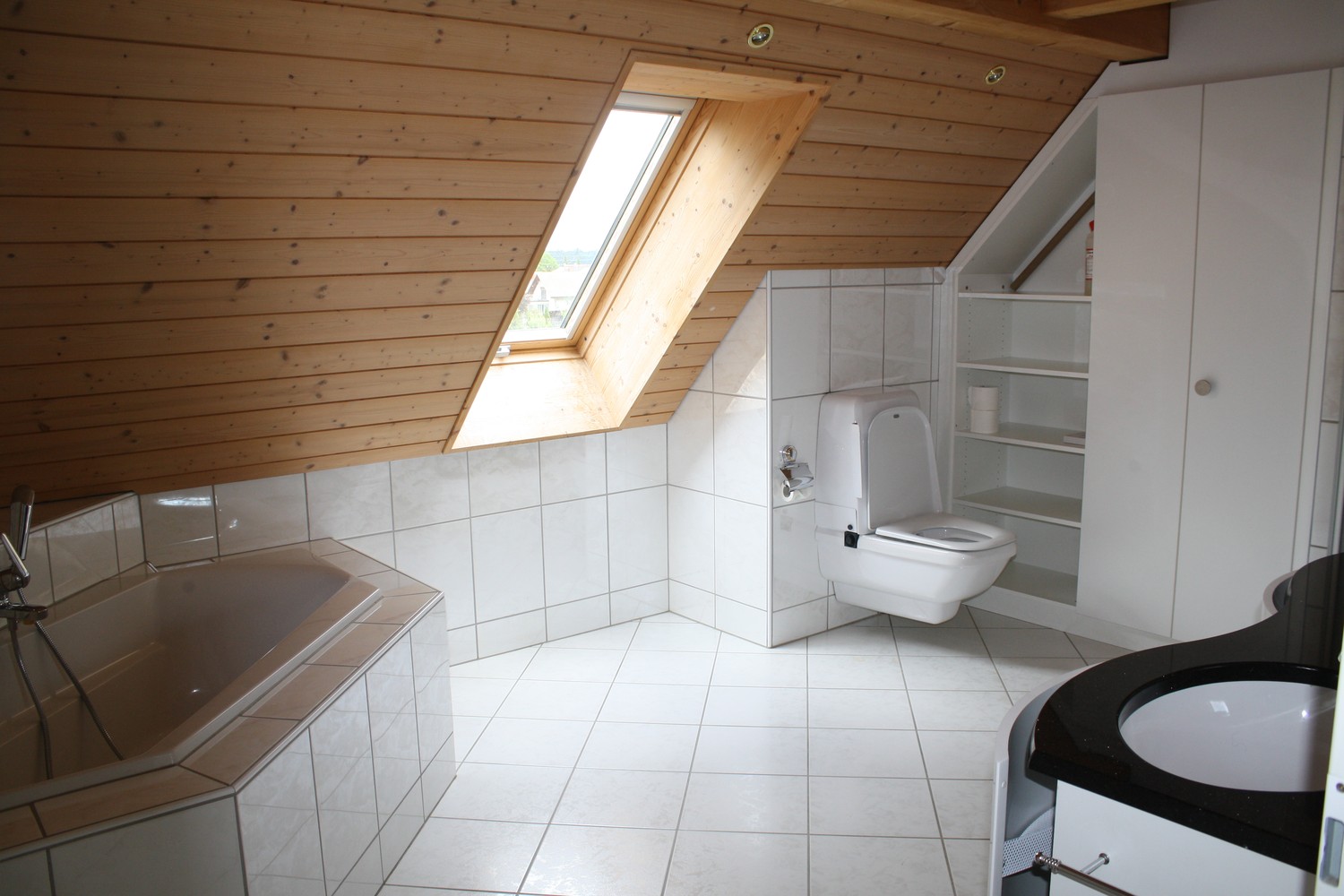 5 rooms apartment