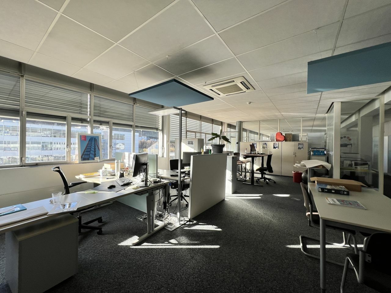 400m² office