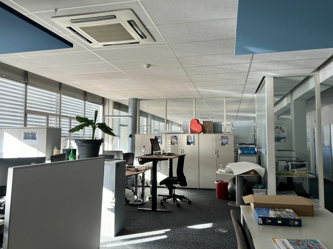 400m² office