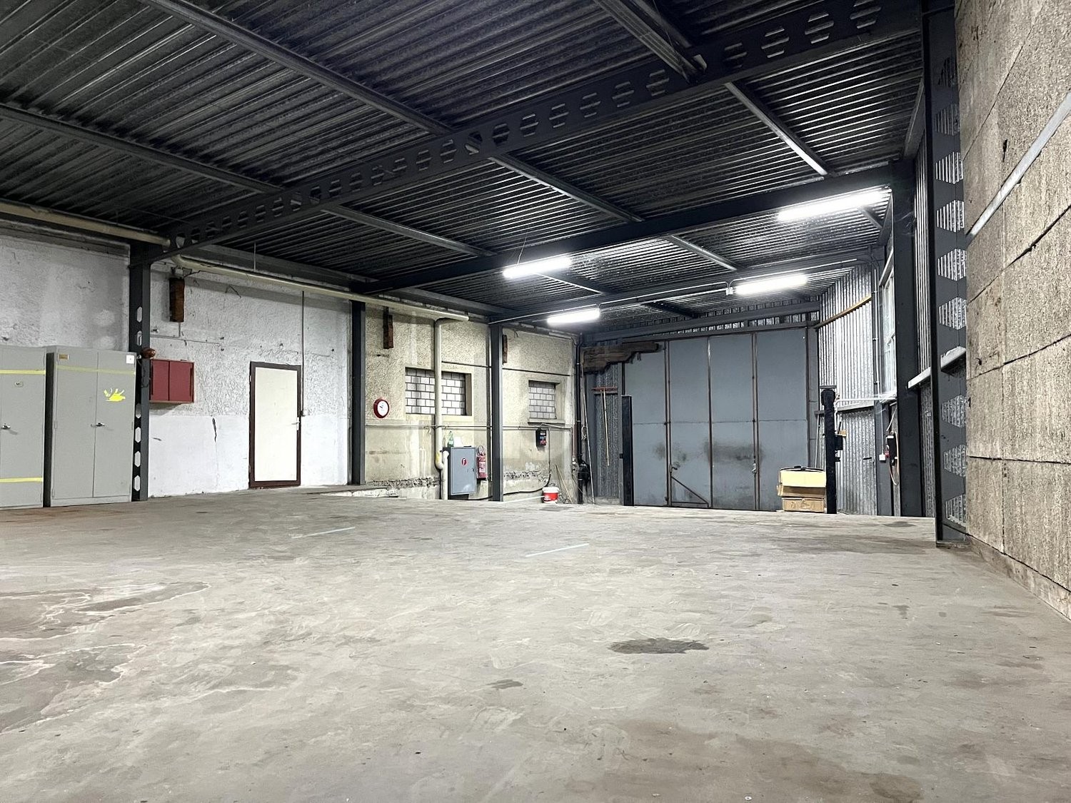 atelier di 200m²