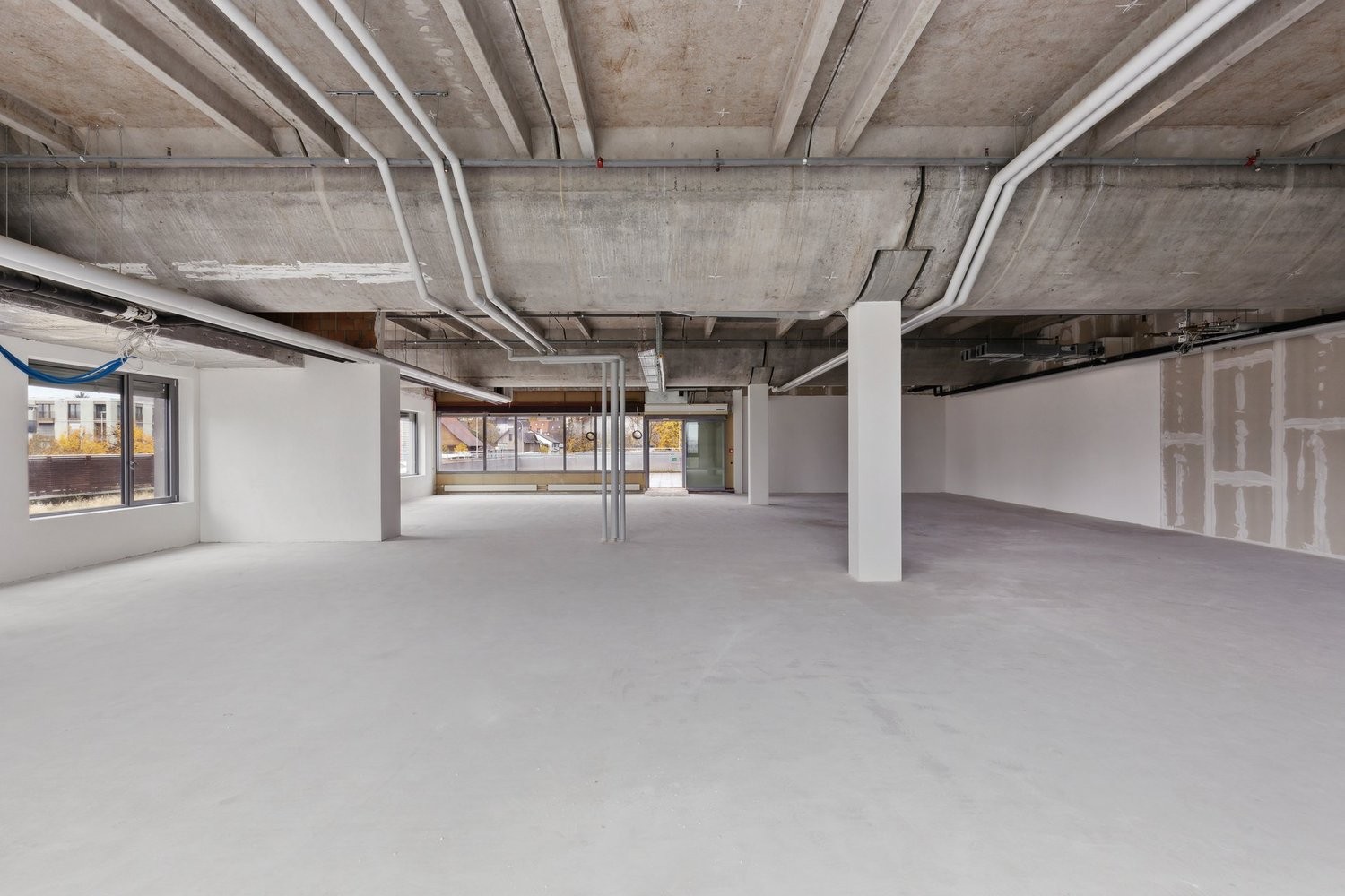 275m² office