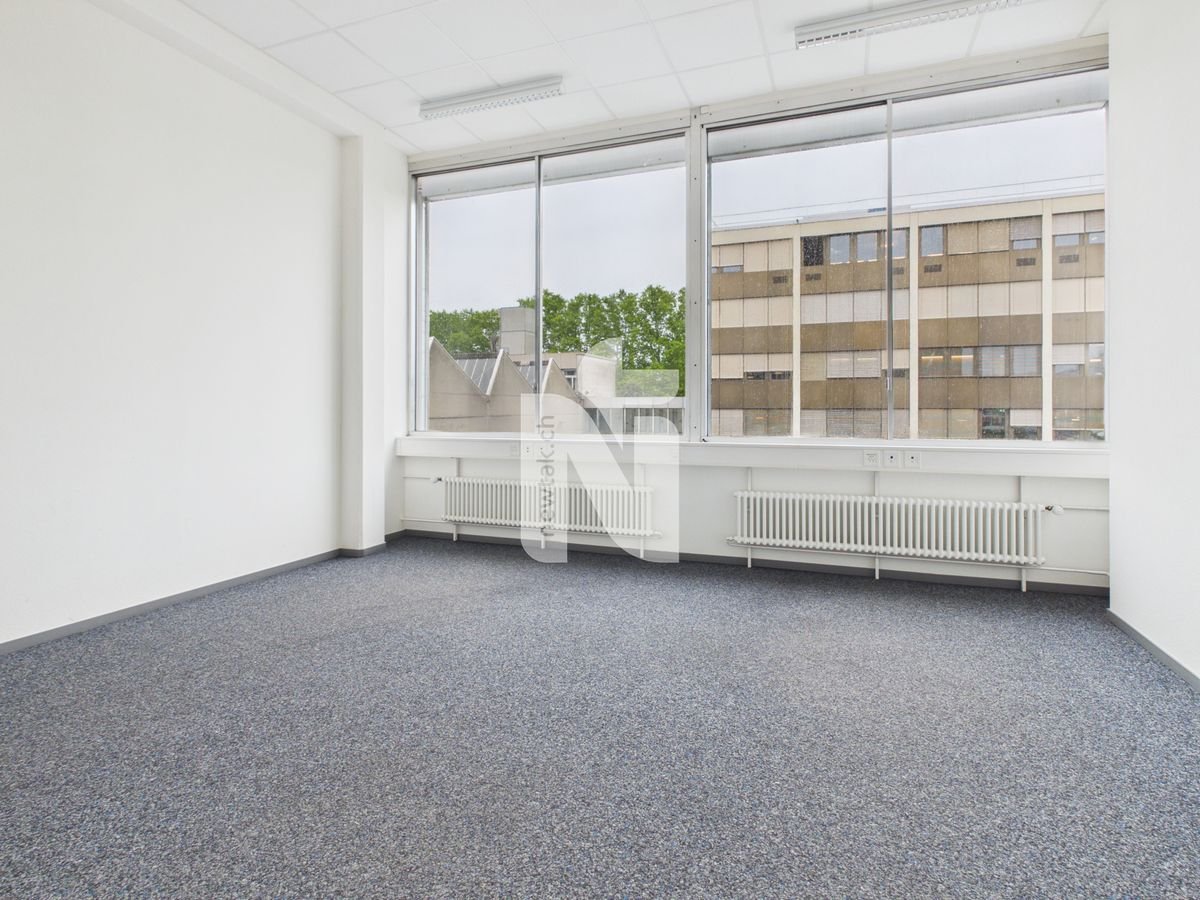 400m² office