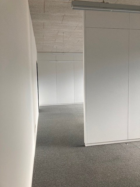 54m² office