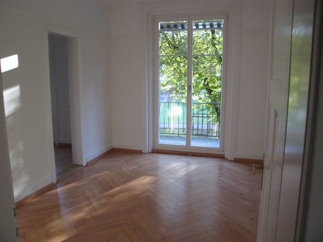 5 rooms apartment