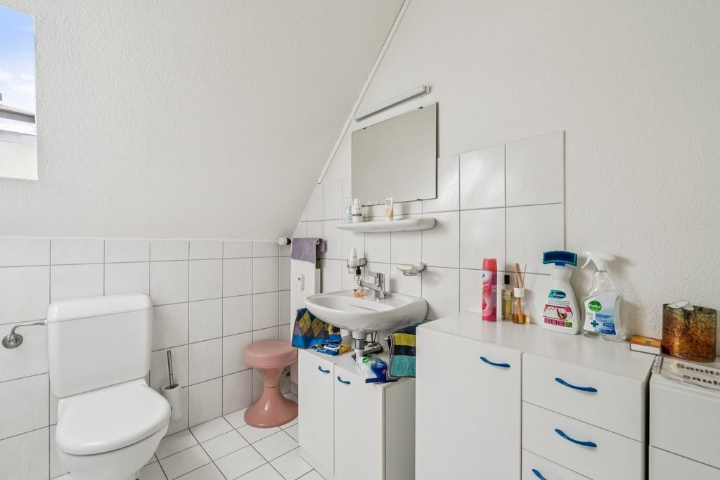76m² office