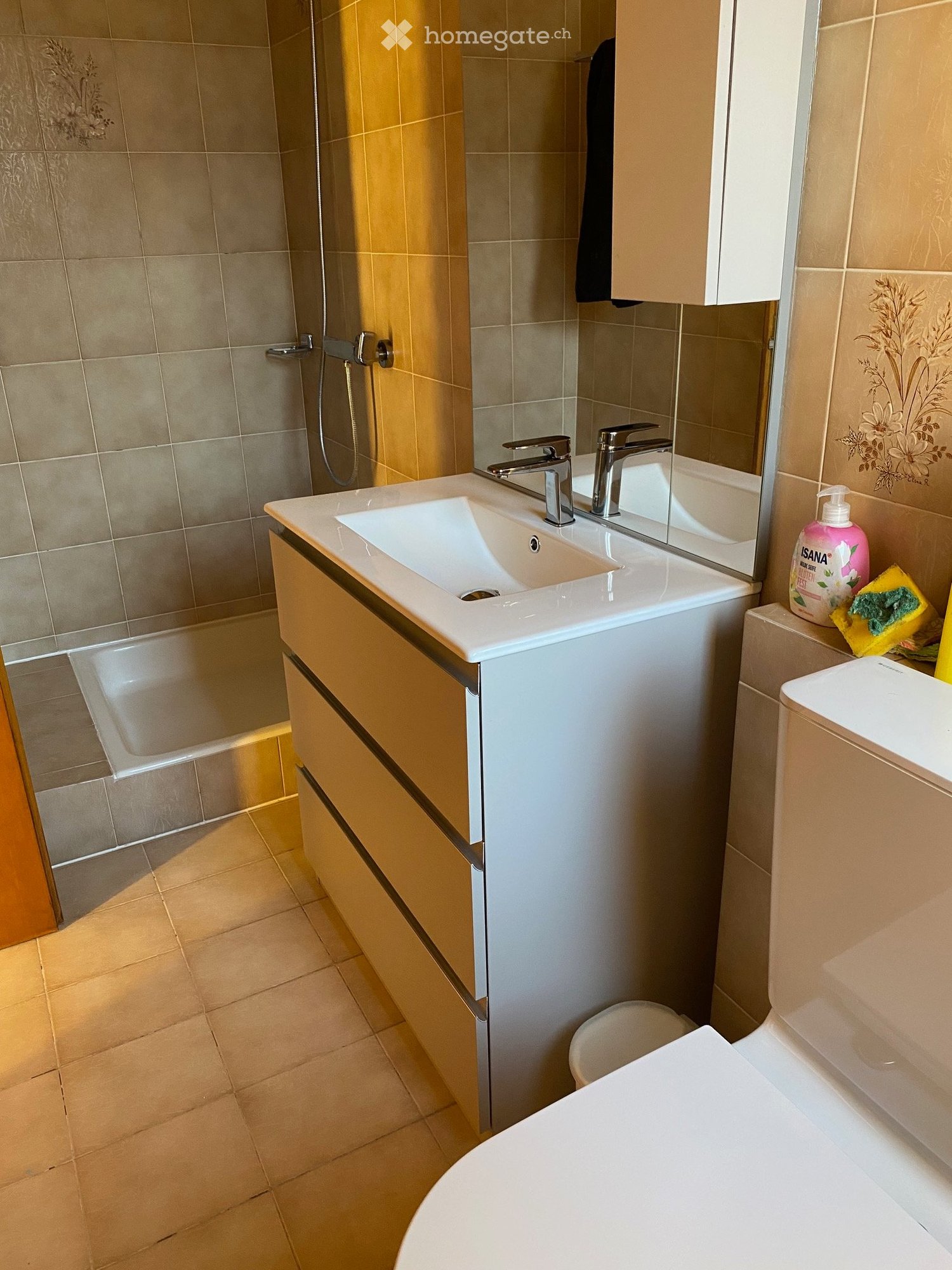 5 rooms apartment