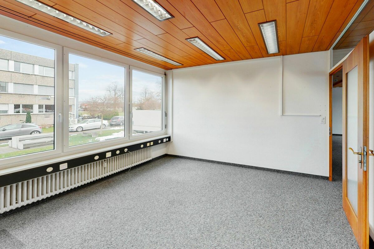 200m² office