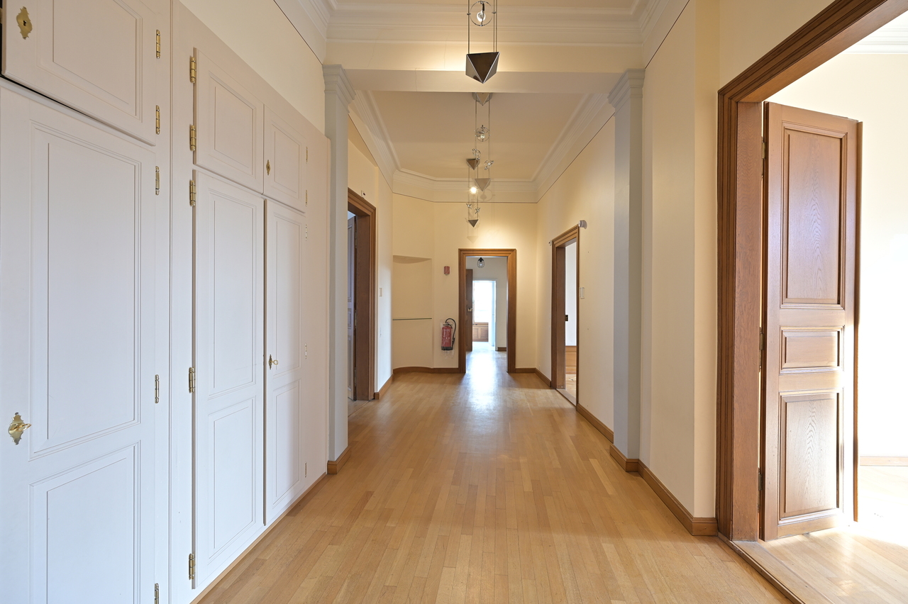 1470m² edificio residenziale / commerciale