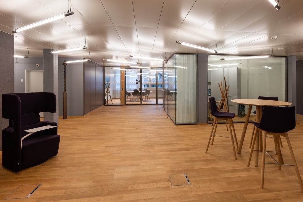 63m² office