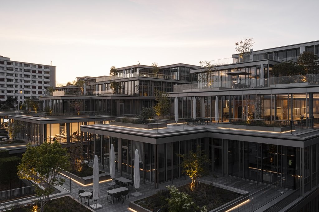 559m² office