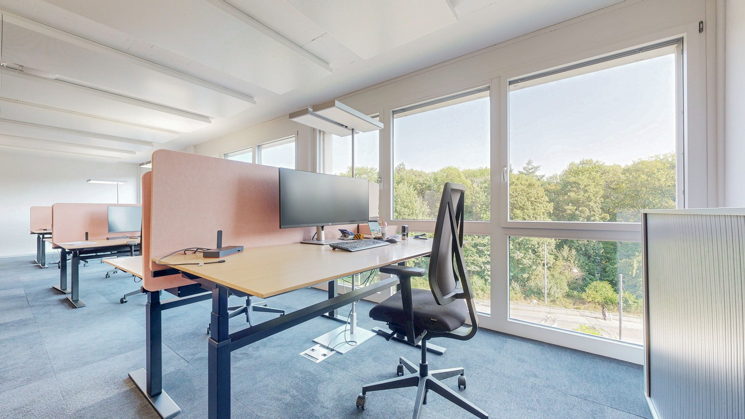1068m² office