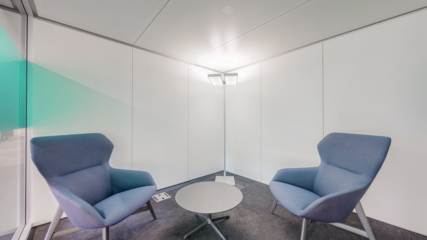 1068m² office