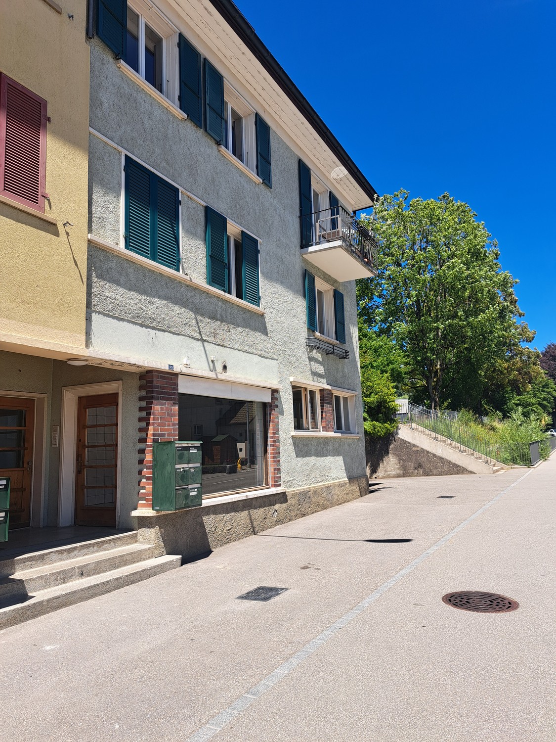 85m² commercial