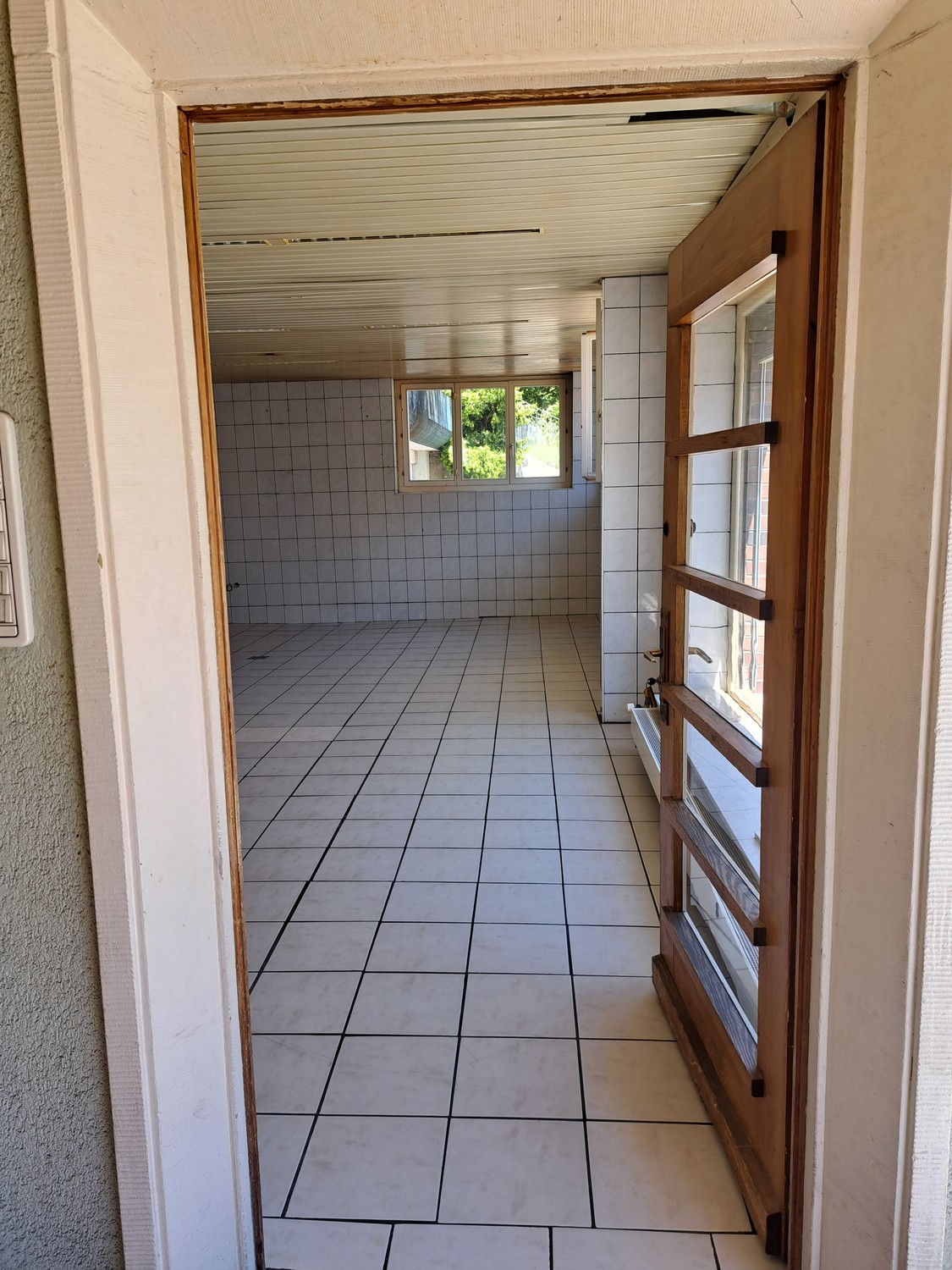 85m² commercial