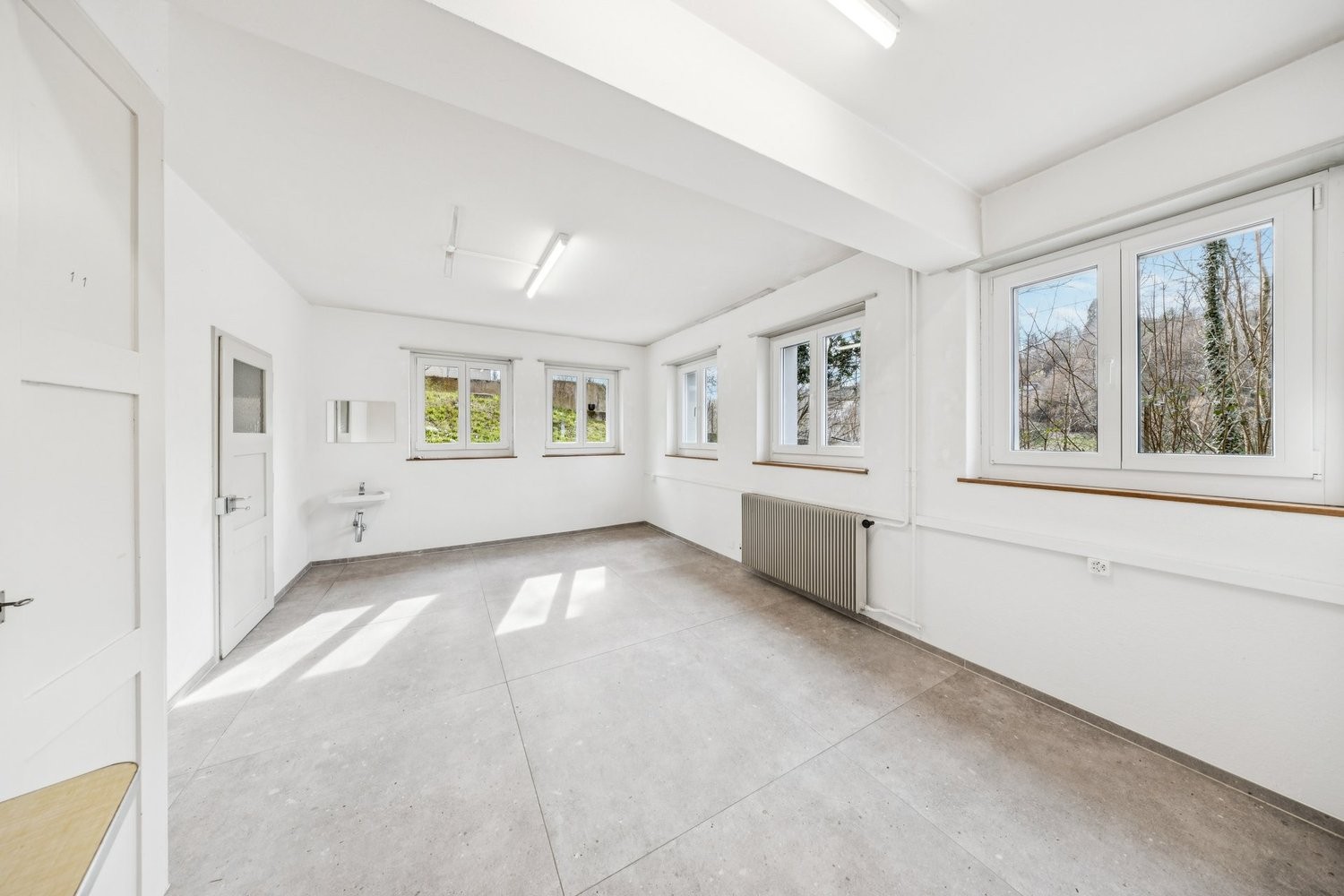130m² commercial
