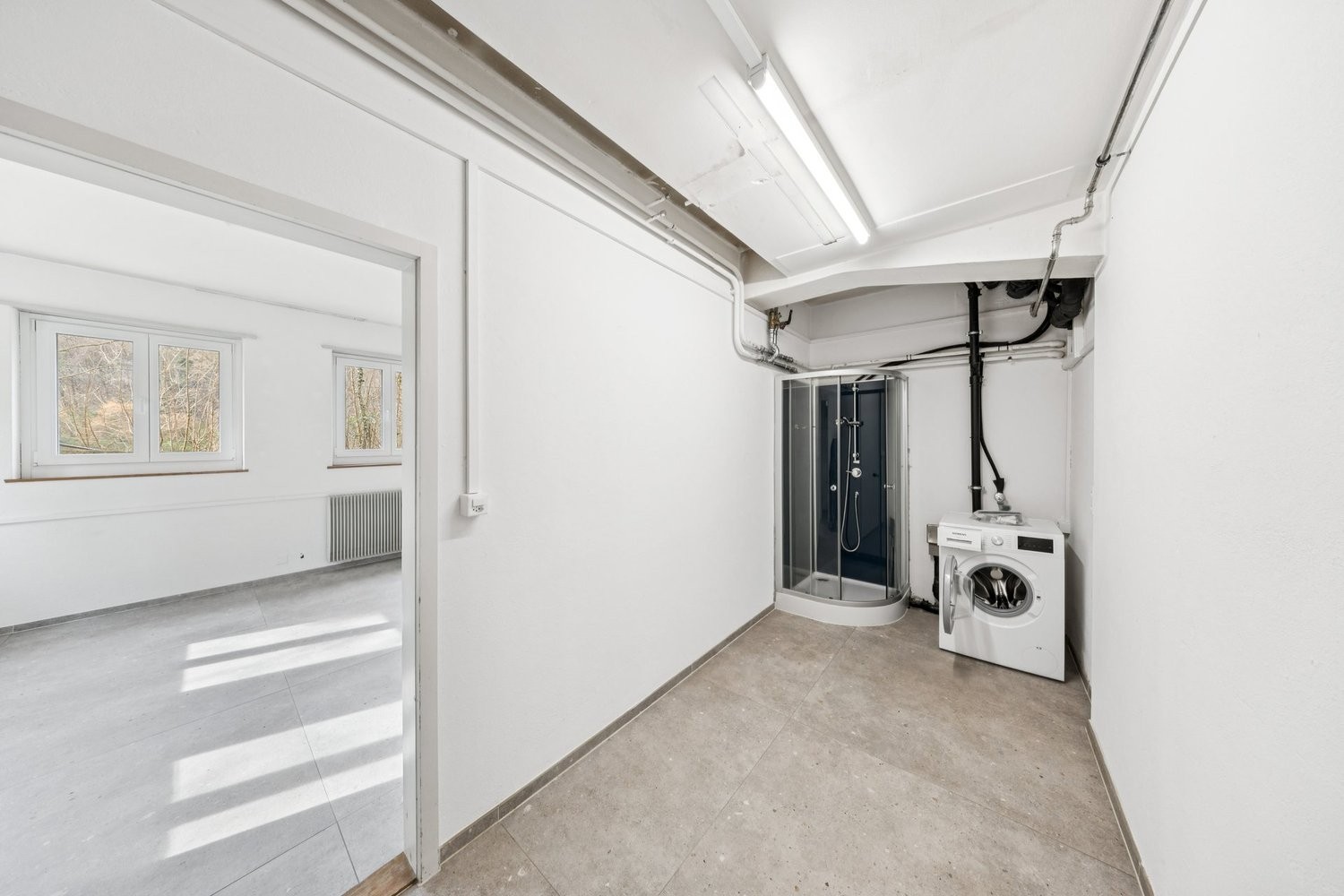 130m² commercial
