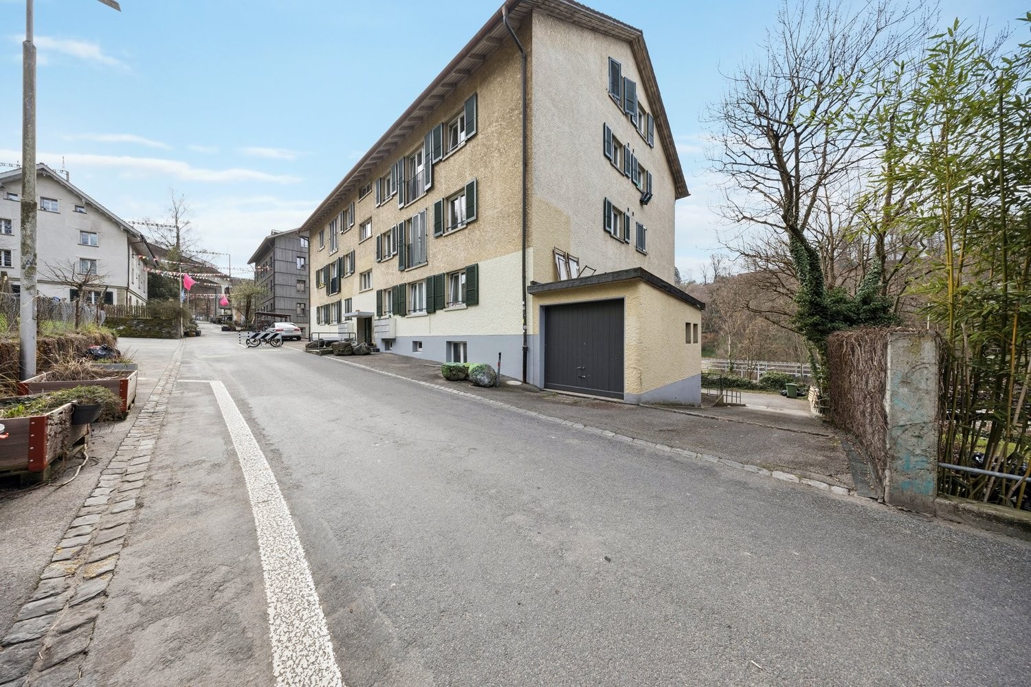 130m² commercial