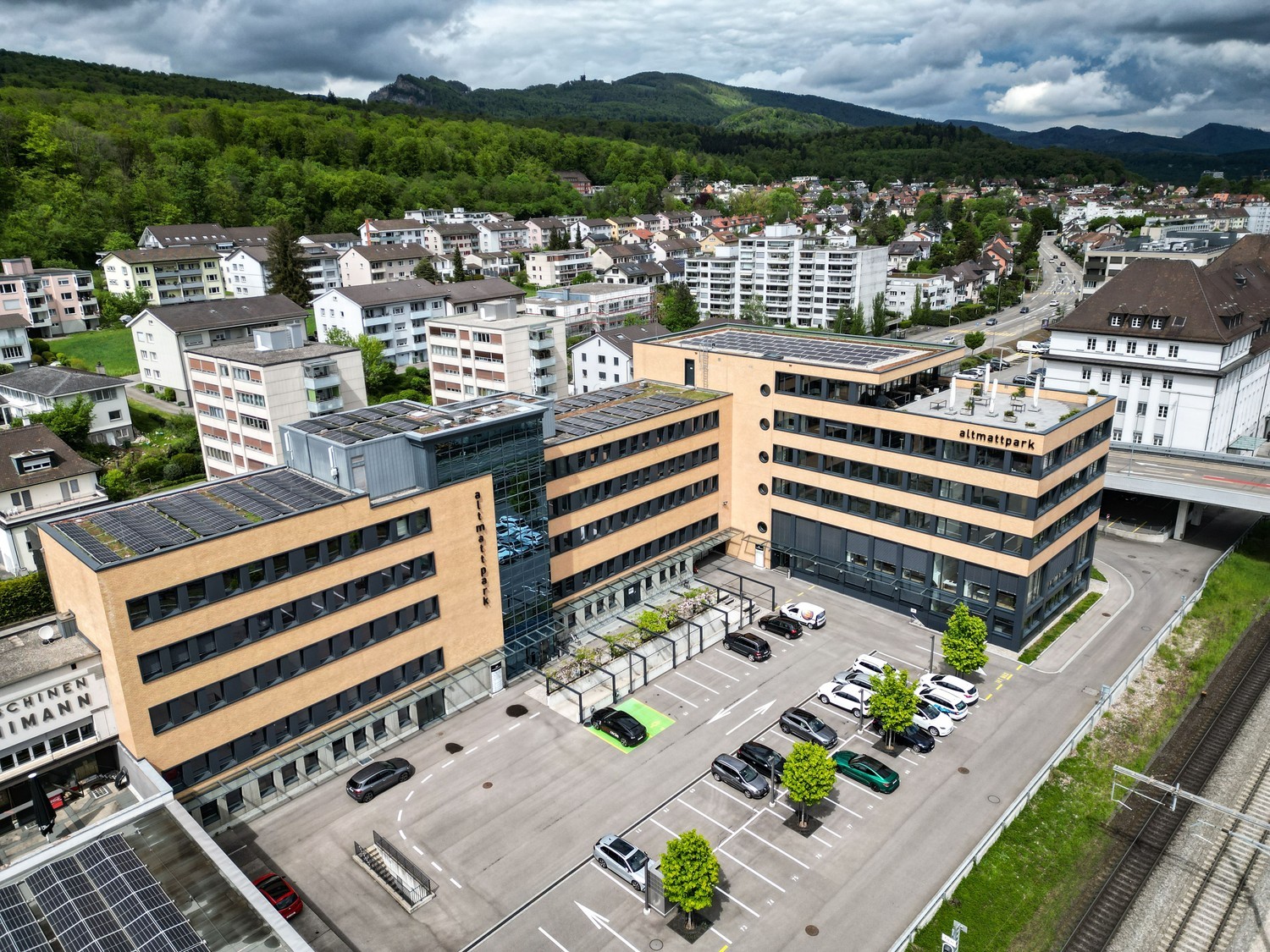 197m² commercial