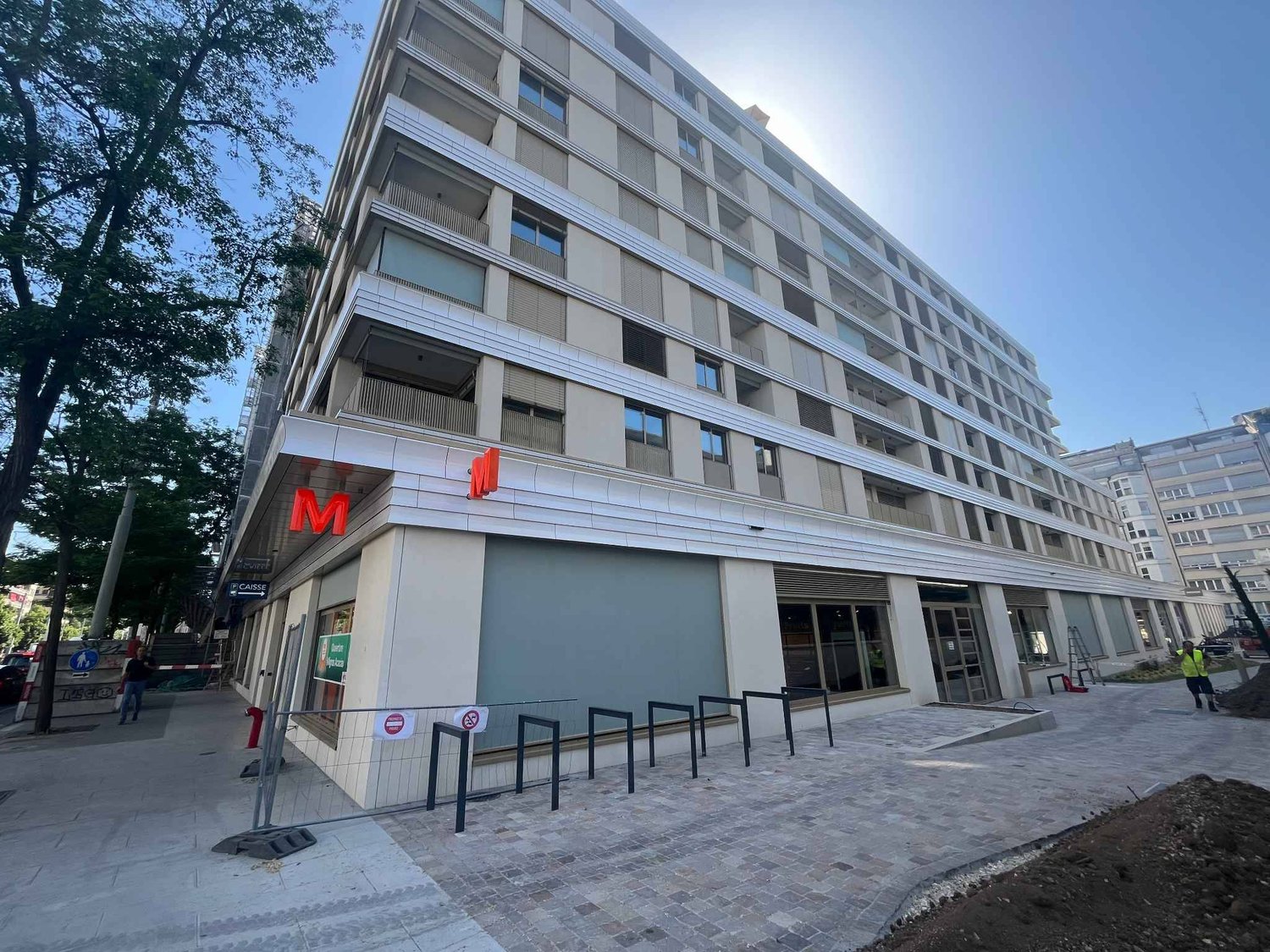 232m² arcade